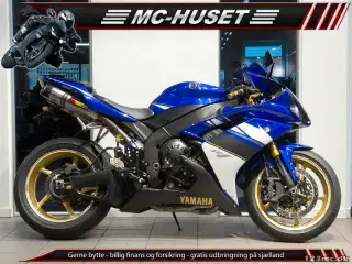 Yamaha YZF R1