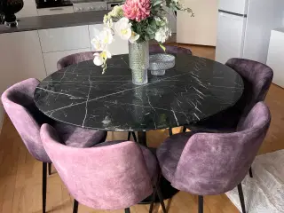 Marmor spisebord, stole og lysekrone sælges.  Kan 