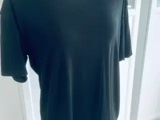 T-shirt i mørk grøn