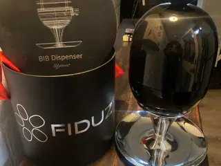 Fiduz Vin dispenser i sort, i original Emballage 