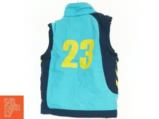 Vest fra Hummel (str. 122 cm)