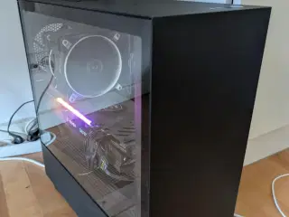 Gamer computer + skærm