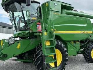 John Deere T670I