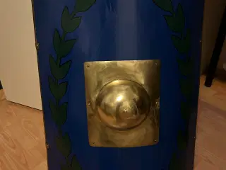 Det Romersk skjold - Scutum - i metal.