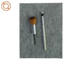 Makeup børster 2 stk. (str. 12 og 17cm)