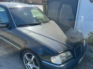 Mercedes 280 