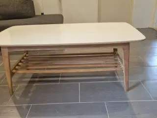 Sofabord i egetræ med skuffe 