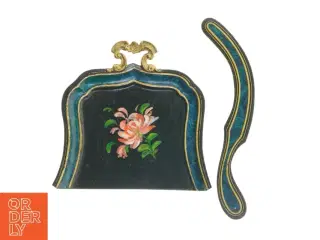 Dekorativ håndmalet fejebakke og kost (str. 23x21 cm)