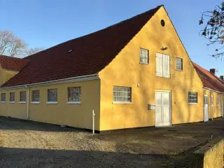 Lager/produktion 220kvm Greve kommune 9900 plus moms og fri varme incl