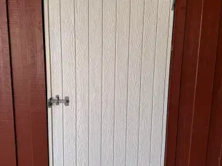 Stalddør i hvidmalet træ