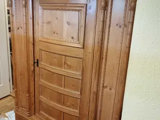 Afsyret skab 