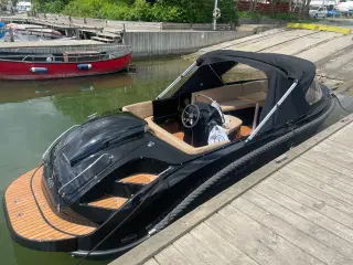 NY GENTLEMAN´S LAUNCH 600XL MED MOTOR