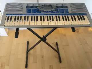 Keyboard med stativ