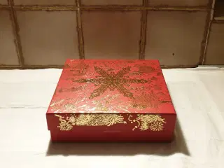 Æske fin æske rød/guld