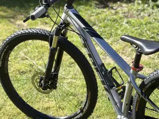 Trek Xcaliber 27.5" hjul og stelstørrelse XS