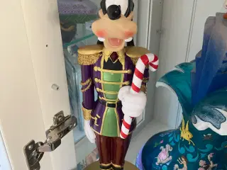 Fedtmule og Mickey nøddeknækkere