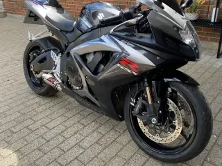 Suzuki GSX-R 750 K7