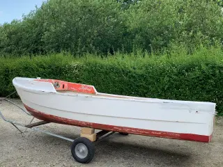 Solid jolle med Motor