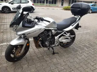 Suzuki bandit 1200, kun kørt 14.000 km