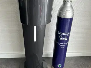 Velholdt SodaStream maskine med kuldioxid flaske