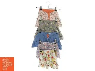 Nederdele fra Friends og VRS (5 stk)(Str. 98) fra Ukendt (str. 98)