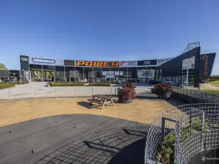 Butik til leje i Næstved Megacenter - mellem BR og Power - Mega reklameværdi!