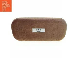 Brilleetui fra Day (str. 15 x 5)
