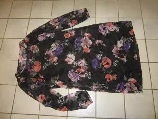 Fransa Chiffon Kjole med Blomster