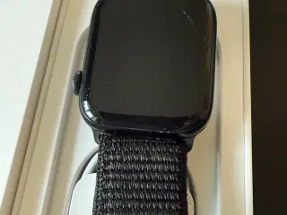Apple Watch Series 7 (GPS) 45 mm – Midnight (black