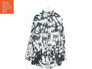 Mønstret skjorte fra H&M (str. 140)