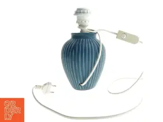 Bordlampe med porcelænsfod fra Nordlux (str. 24 cm)
