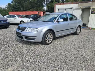 Skoda Superb 2,0 TDi Elegance