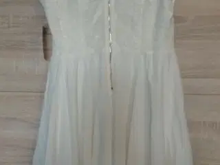 Hvid blonde kjole 
