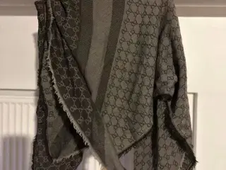 Gucci tørklæde i lysegrå og mørkebrun 