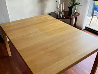 Haslev spisestuebord af massiv bøg