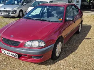 Toyota Avensis 1,8 Luna