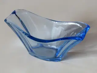 Gammel, oval glasskål, kraftig glas, lys blå