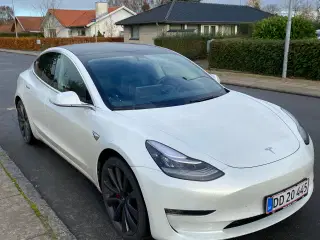 Tesla Model 3 Performance 2020 / Lav KM