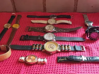 Armbånds ure ialt50kr - Bud modtages 
