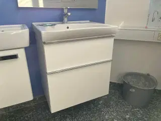 Vask med skab, udstillingsmodel