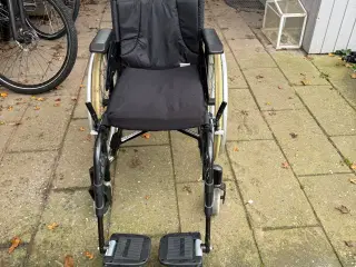 Manuel kørestol invacare action 3