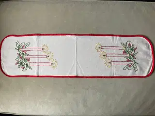 Broderet juleløber med lys, 22 x 80 cm