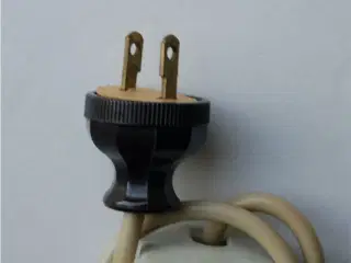 Rejse adapter  USA stik til 3 DK hunstik.