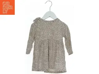 Leopardmønstret børnekjole fra Name It (str. 74)