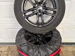 	 Seat Leon vinterhjul på sorte alufælge