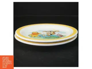 2 Peter Plys porcelæns børnetallerkener fra Disney (str. Ø. 20 cm. 2 styk)