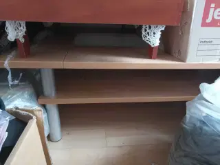 Sofabord i lyst træ 