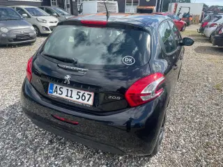 Peugeot 208 1,0 benzin 2015
