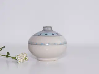 Miniature vase i keramik - Signeret