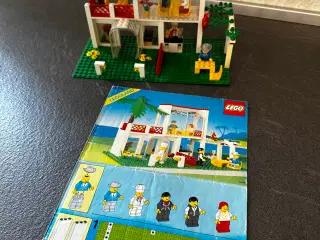 LEGO System 6376 Breezeway Café